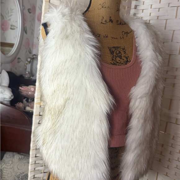 White Faux Fur Bohemian Vest - Picture 4 of 6